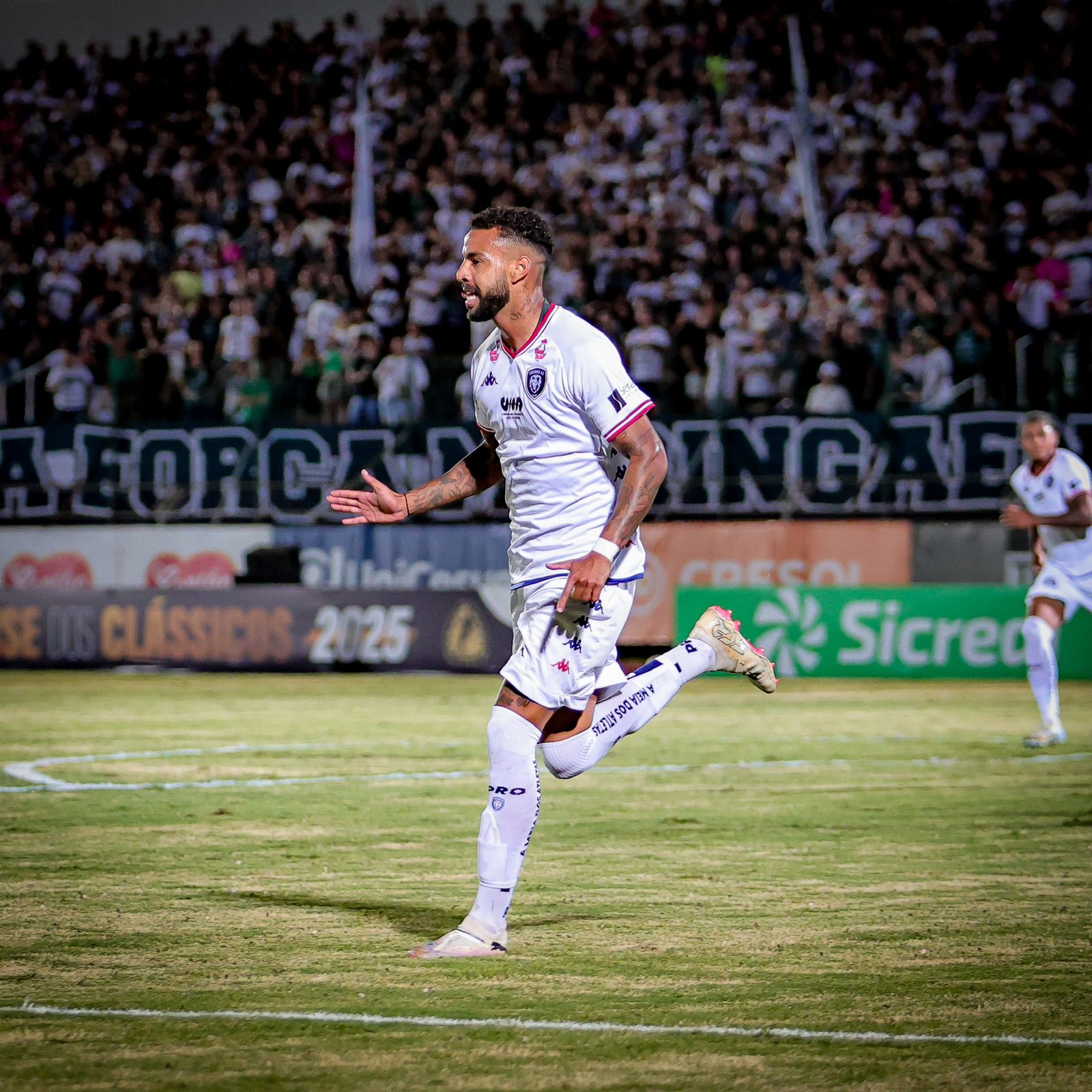 VITÓRIA NO CLÁSSICO REGIONAL
