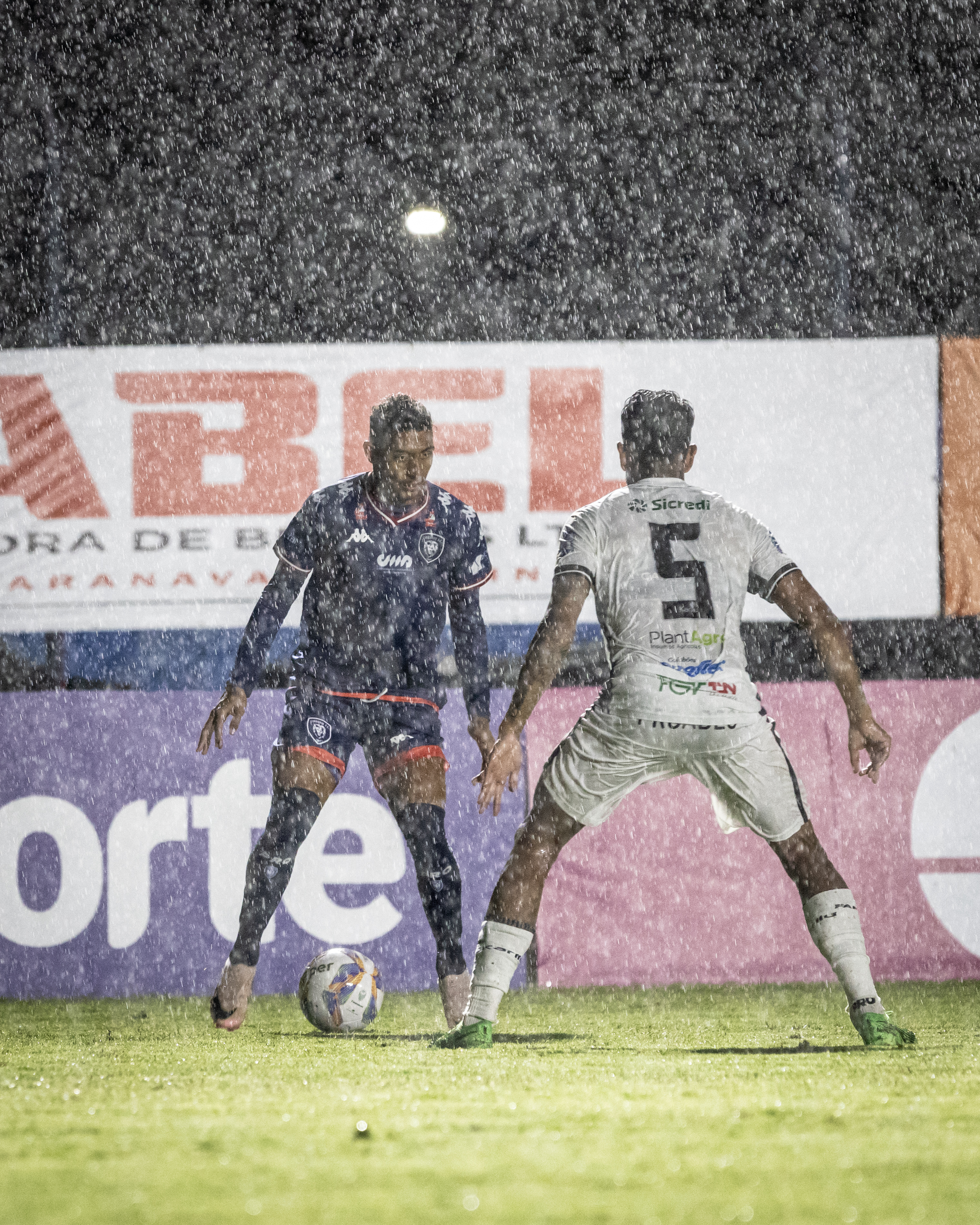 MUITA CHUVA E EMPATE