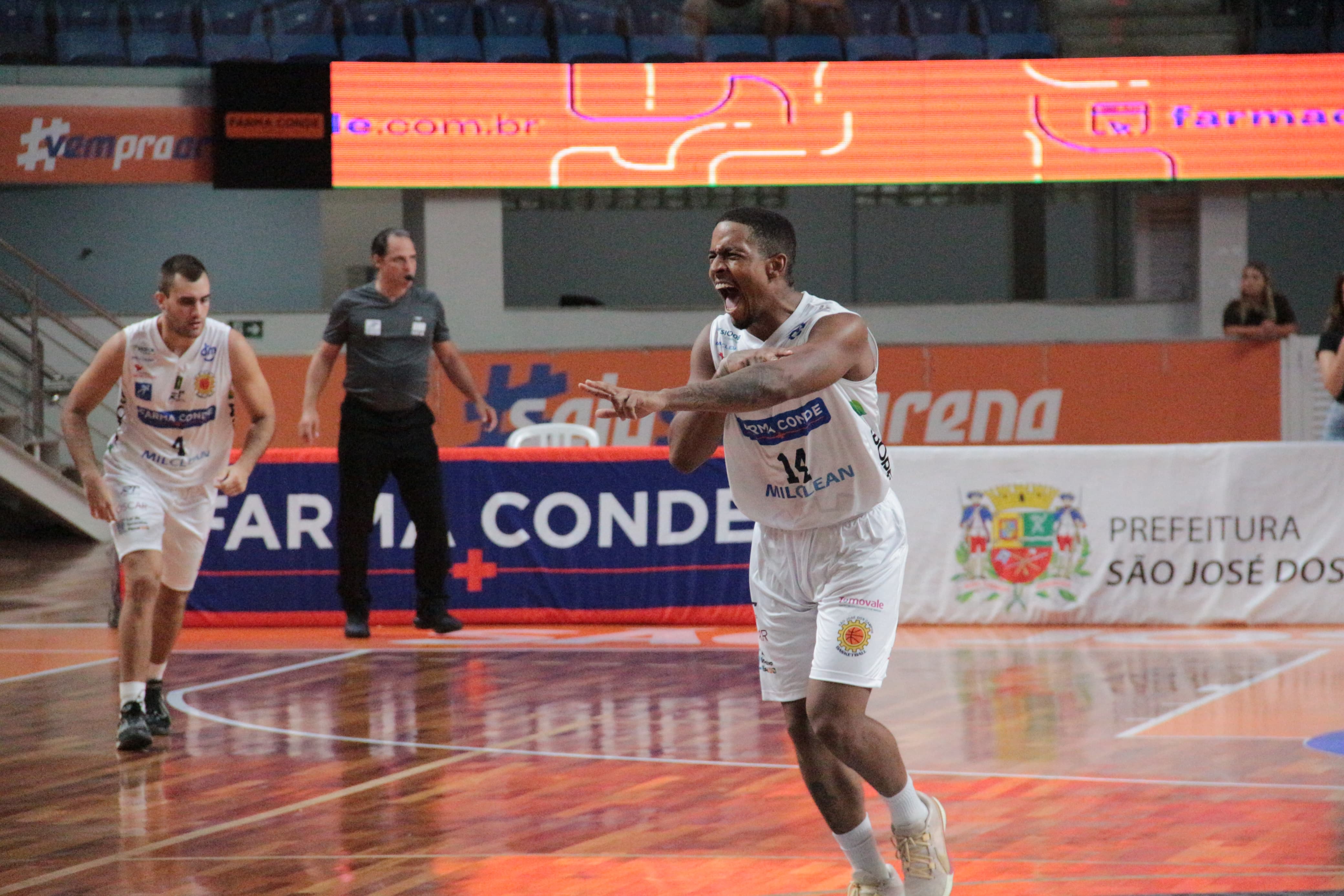 Farma Conde São José Basketball vence o Bauru Basket