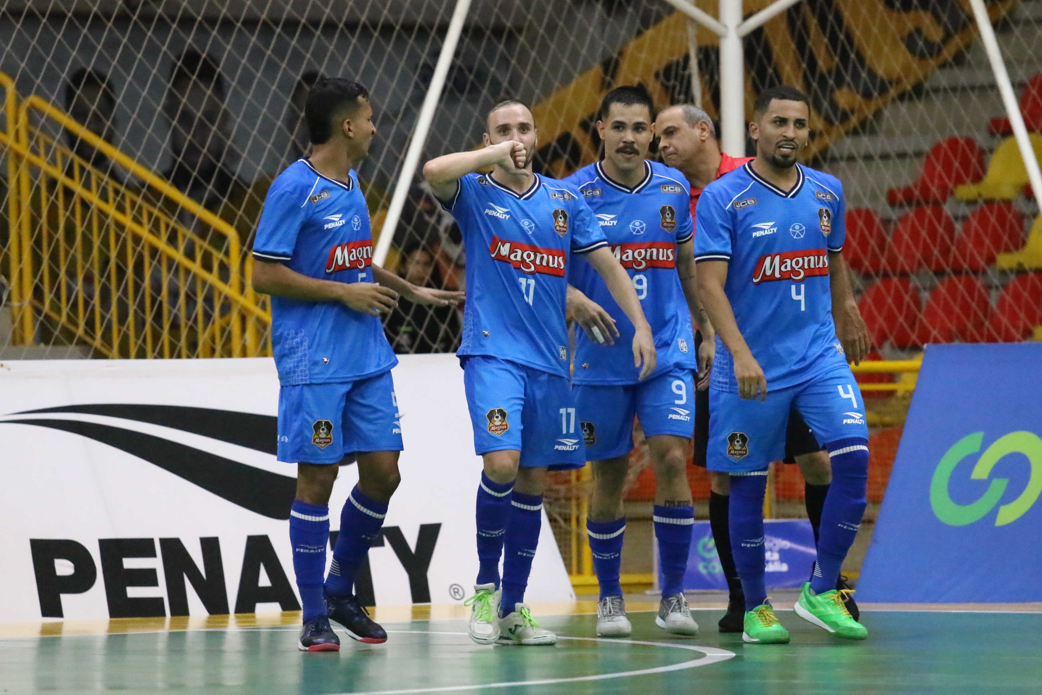Magnus Futsal vence o Praia Clube pela Copa do Brasil