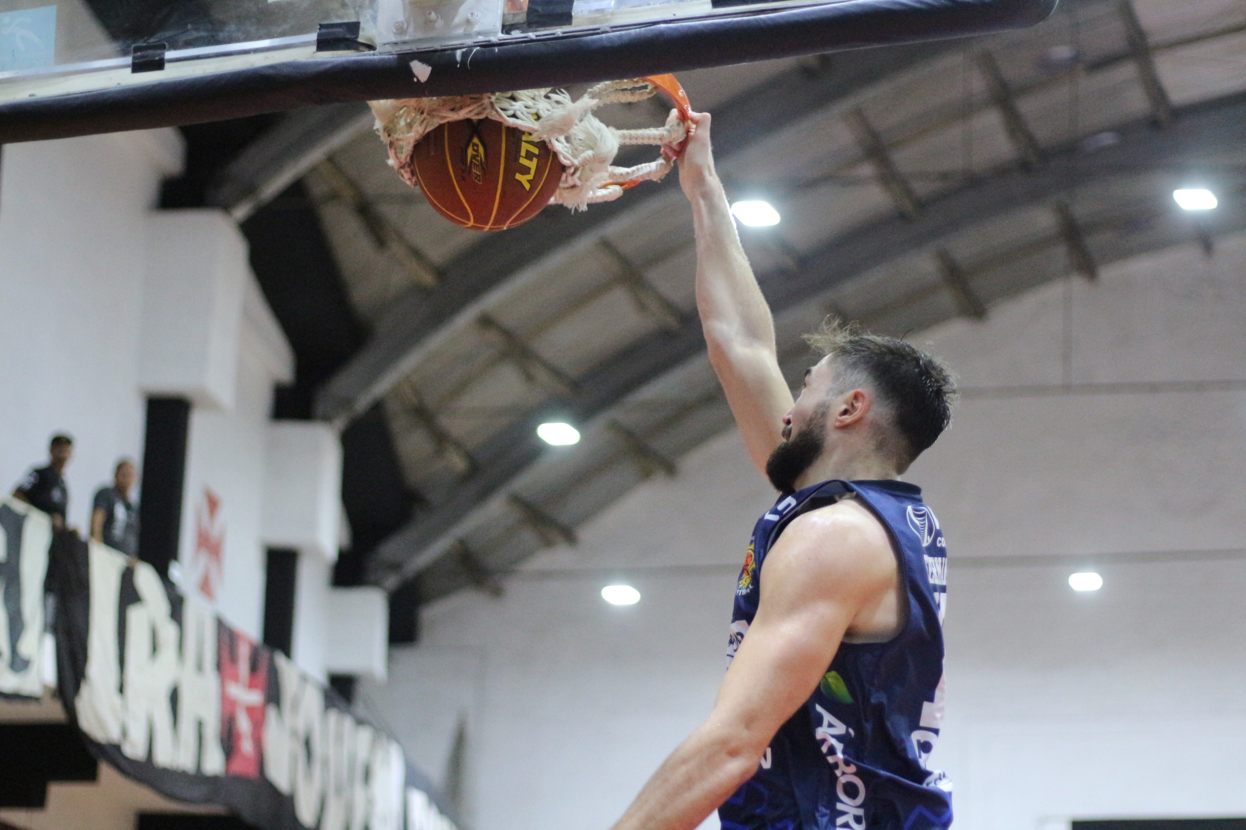 Farma Conde São José Basketball encara o Vasco da Gama em jogo decisivo nas oitavas de final do NBB Caixa