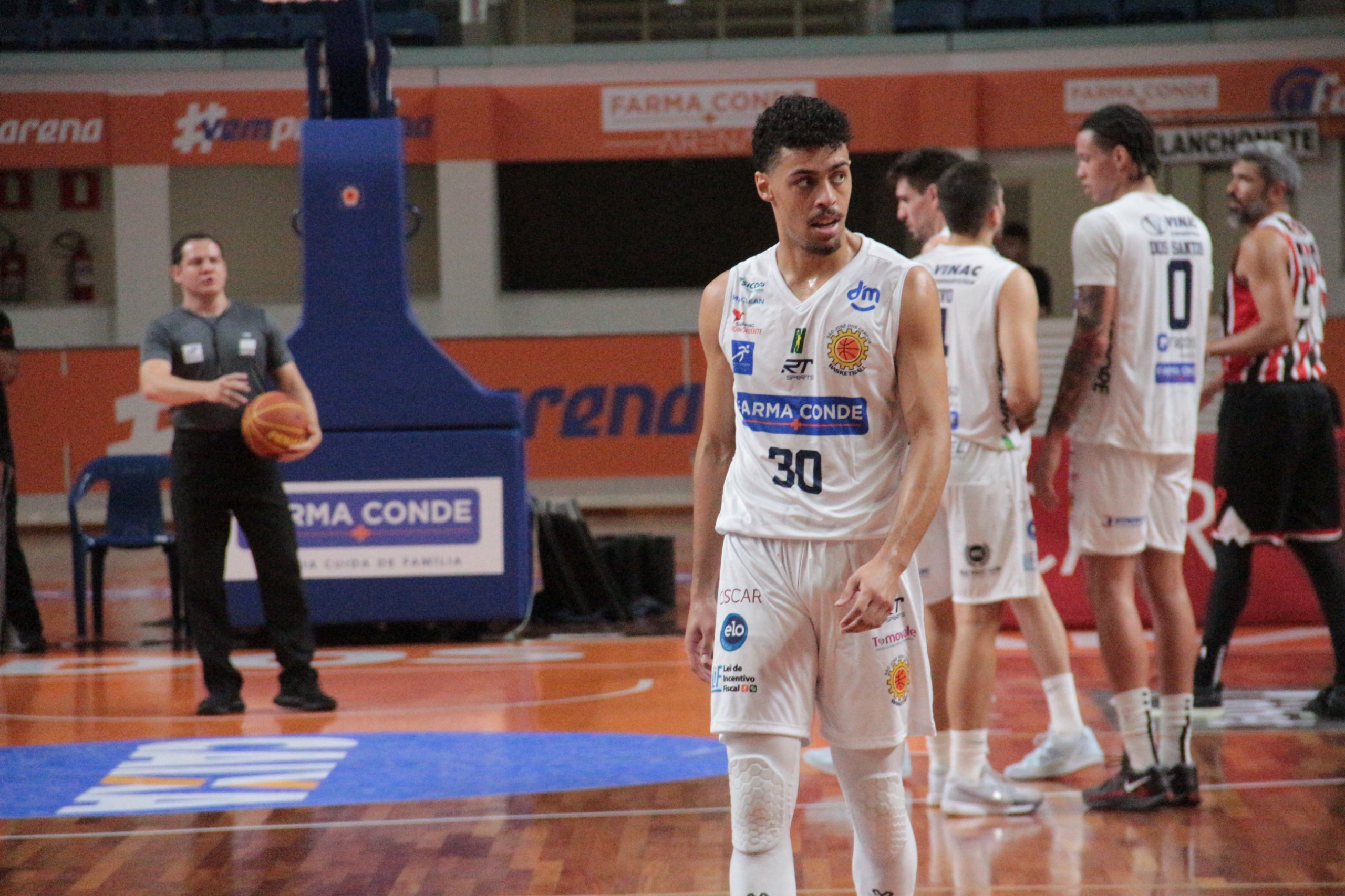 Mr.Moo São José Basketball oficializa permanência de Adyel Borges