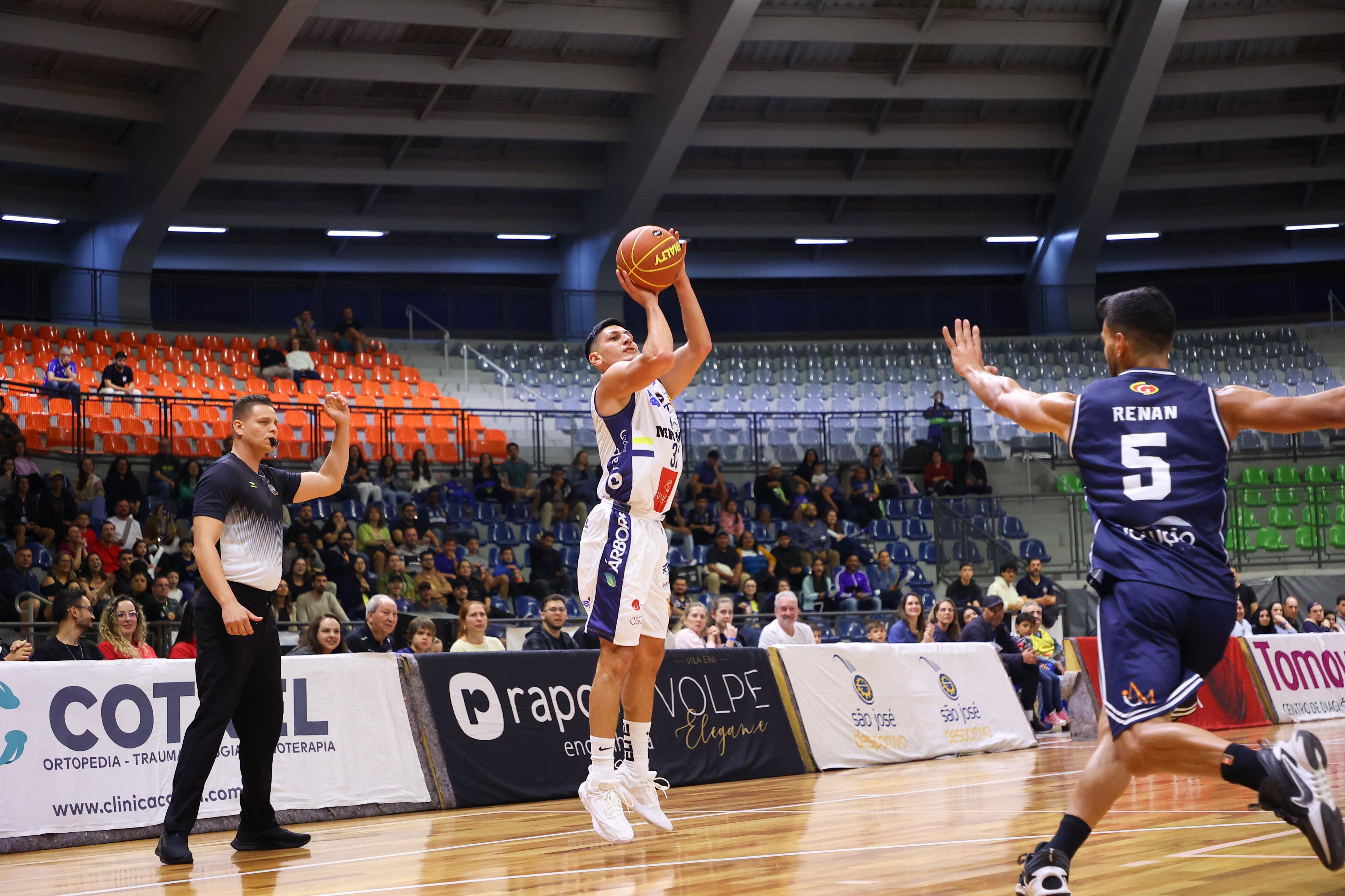 Mr.Moo São José Basketball estreia com vitória centenária no Paulista