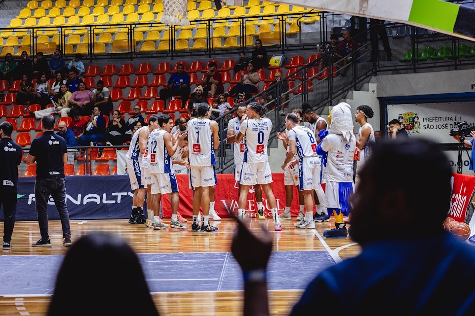 Mr.Moo São José Basketball realiza promoção para pais e abre venda de ingressos para próximos três jogos no Paulista